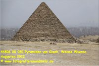 44806 08 050 Pyramiden von Gizeh, Weisse Wueste, Aegypten 2022.jpg